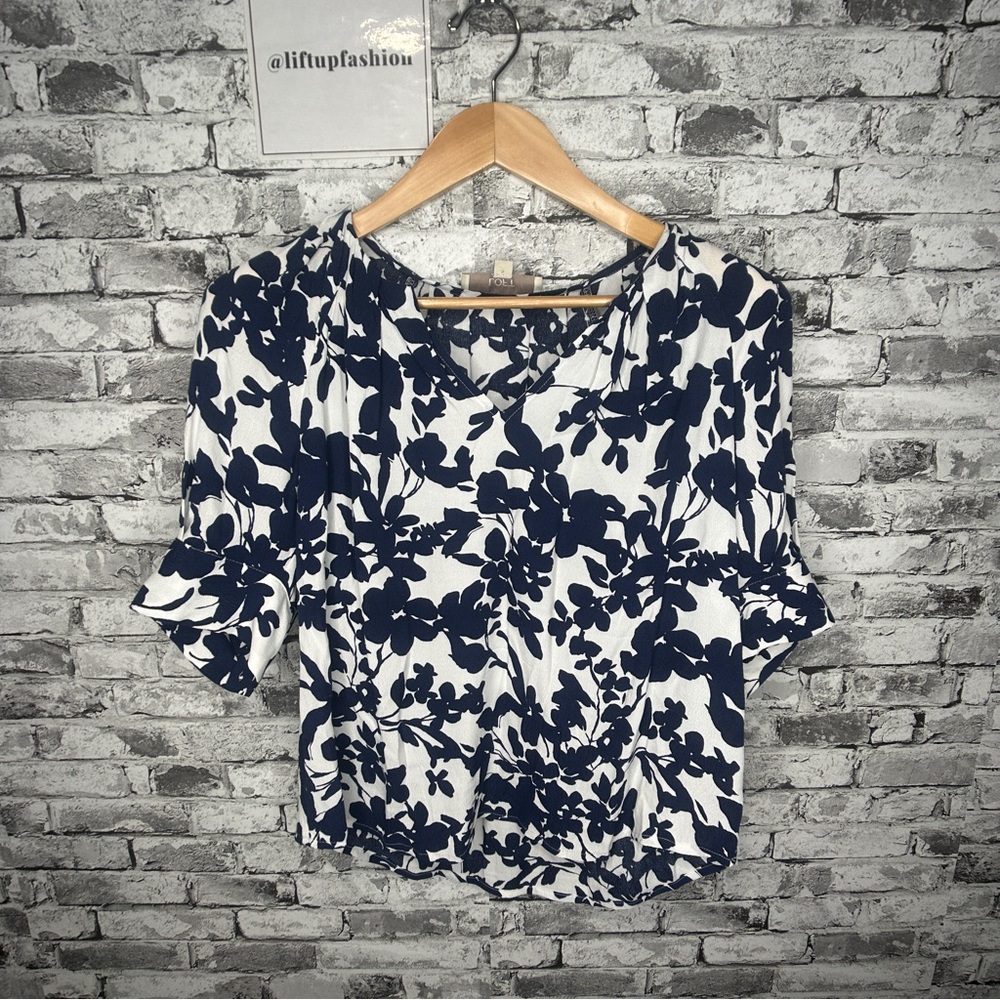 EUC LOFT Navy and White Floral Blouse Size Small